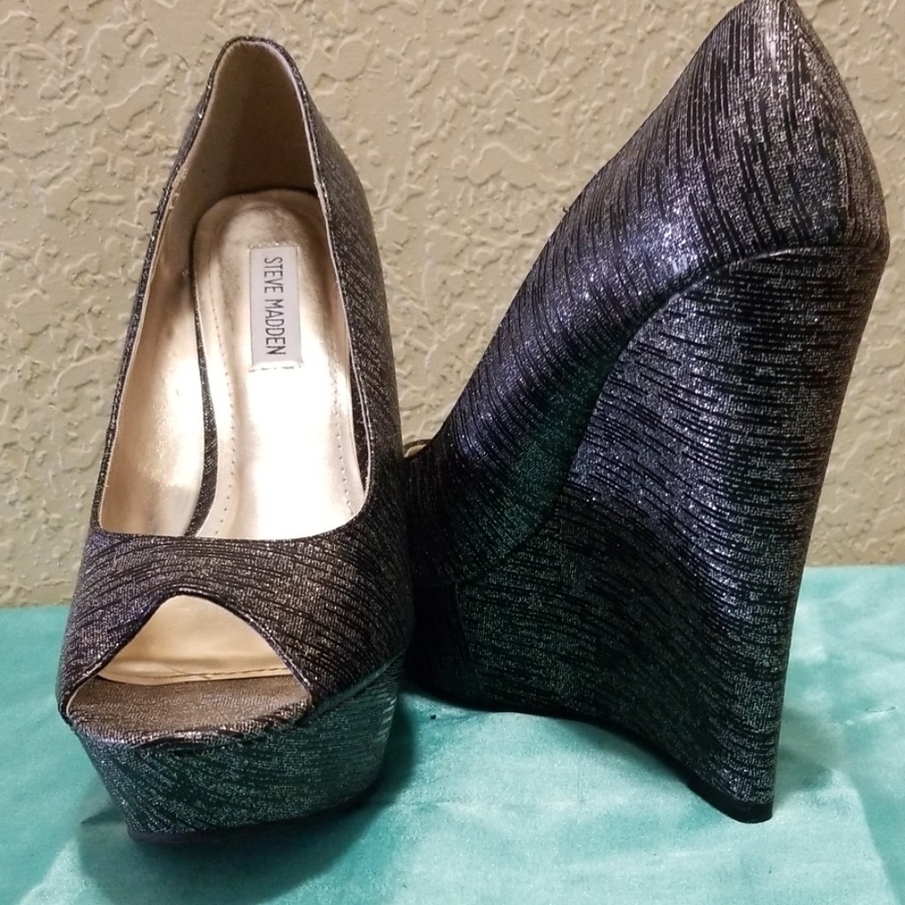 Steve Madden Matallic Wedge